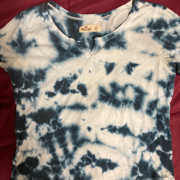 Hollister Tye-Dye Baby Tee - Picture 1 of 3